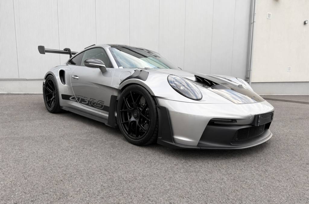 Porsche 911 992 GT3 RS mieten bei CarBros Porsche 911 992 GT3 RS Seitenansicht
Porsche 911 992 GT3 RS Innenraum
Porsche 911 992 GT3 RS Heckansicht