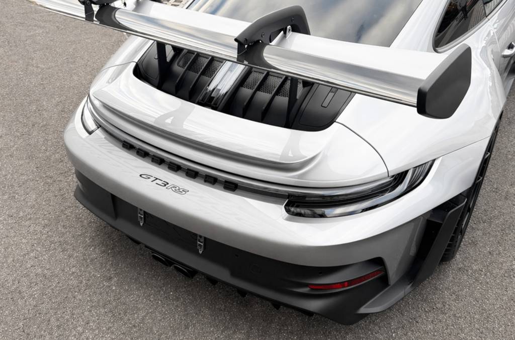 Porsche 911 992 GT3 RS mieten bei CarBros Porsche 911 992 GT3 RS Seitenansicht
Porsche 911 992 GT3 RS Innenraum
Porsche 911 992 GT3 RS Heckansicht